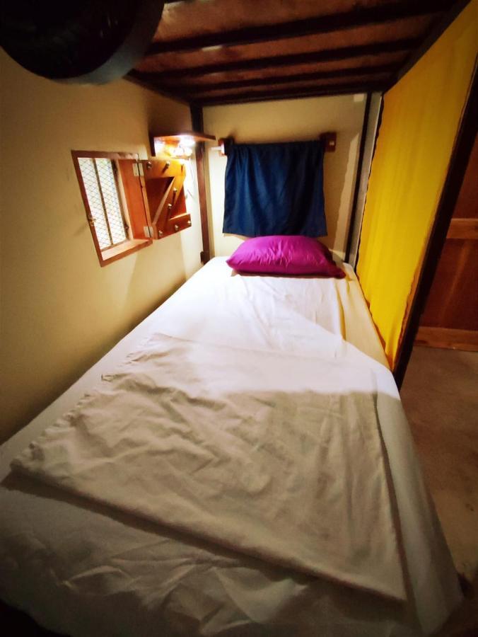 Raindance Hostel Santa Cruz ภายนอก รูปภาพ