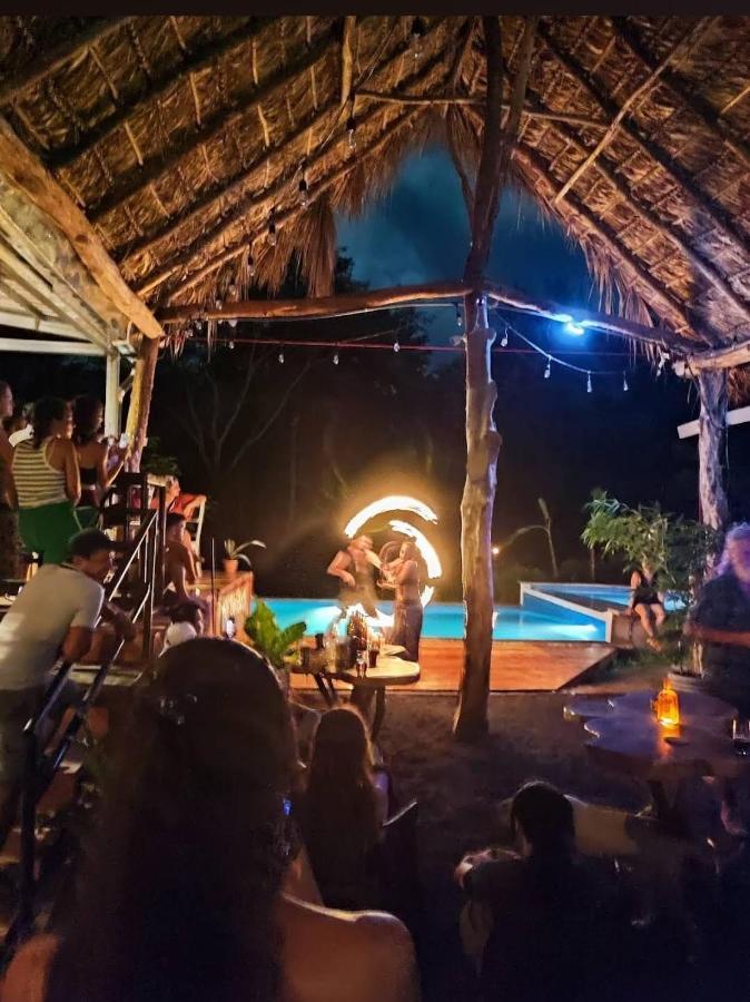 Raindance Hostel Santa Cruz ภายนอก รูปภาพ