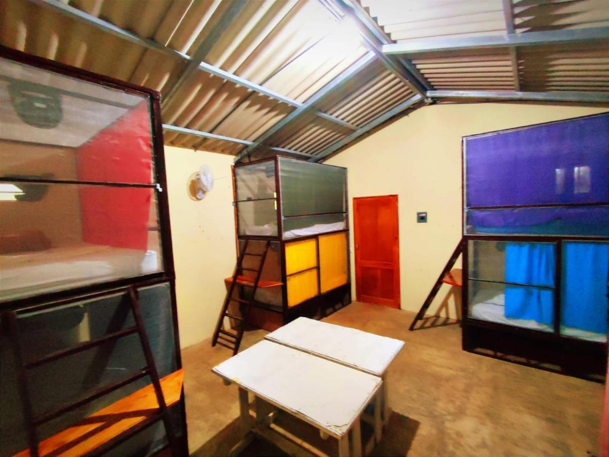 Raindance Hostel Santa Cruz ภายนอก รูปภาพ