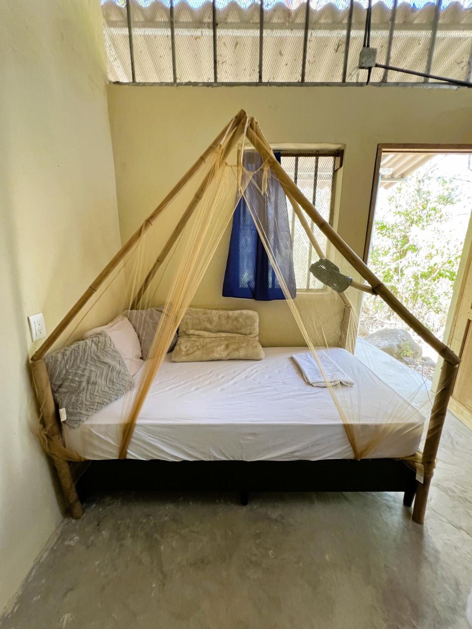 Raindance Hostel Santa Cruz ภายนอก รูปภาพ