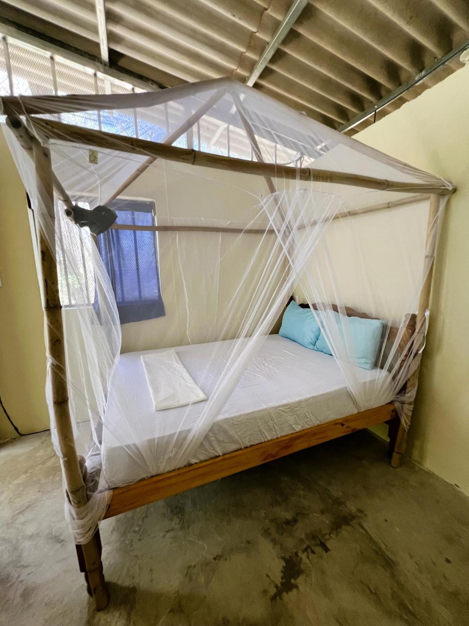Raindance Hostel Santa Cruz ภายนอก รูปภาพ