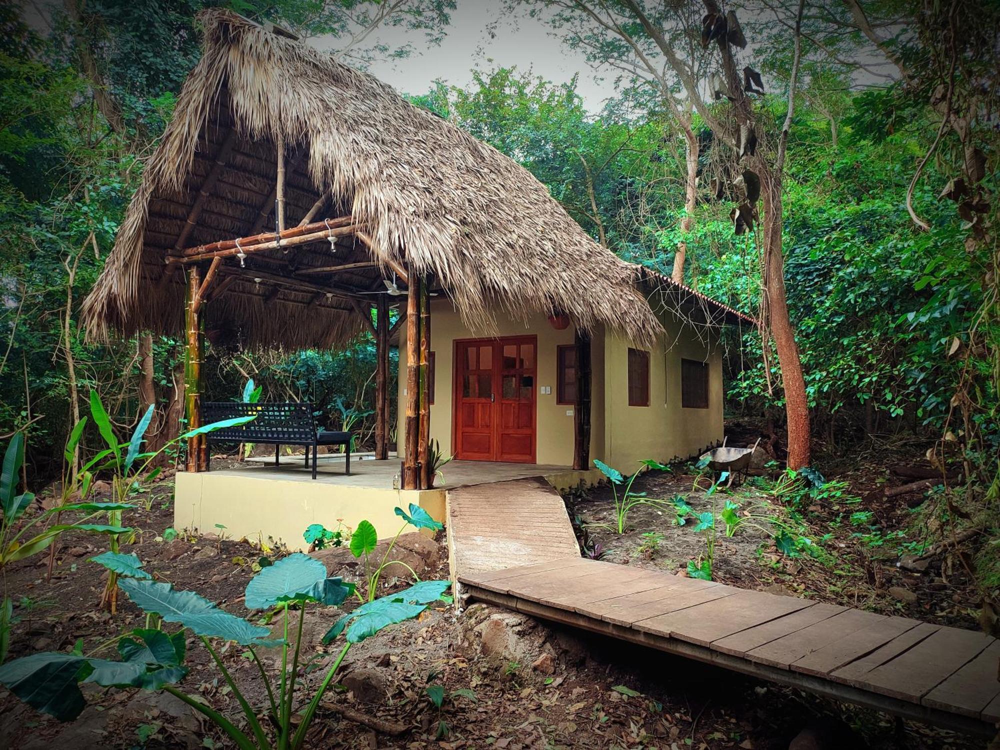 Raindance Hostel Santa Cruz ภายนอก รูปภาพ