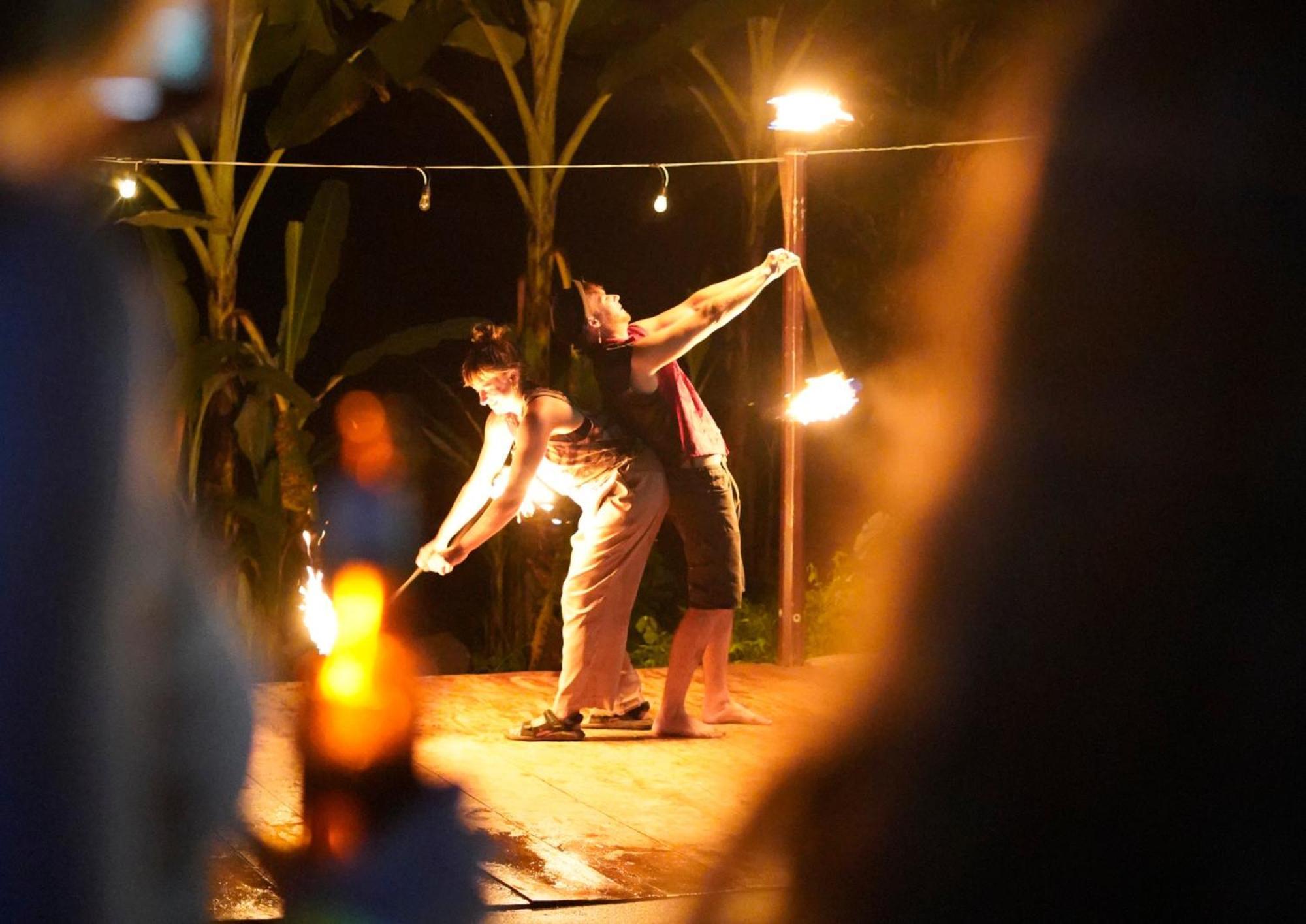 Raindance Hostel Santa Cruz ภายนอก รูปภาพ