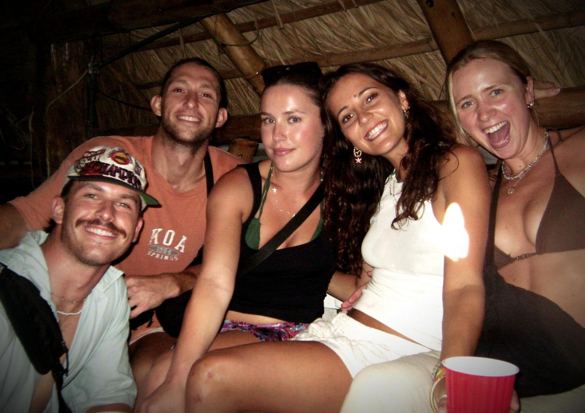Raindance Hostel Santa Cruz ภายนอก รูปภาพ