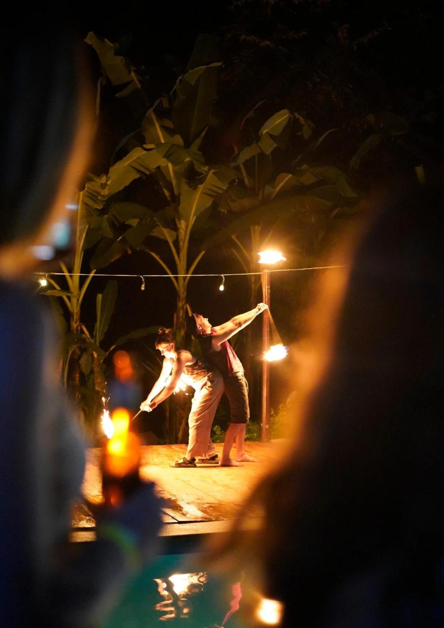 Raindance Hostel Santa Cruz ภายนอก รูปภาพ